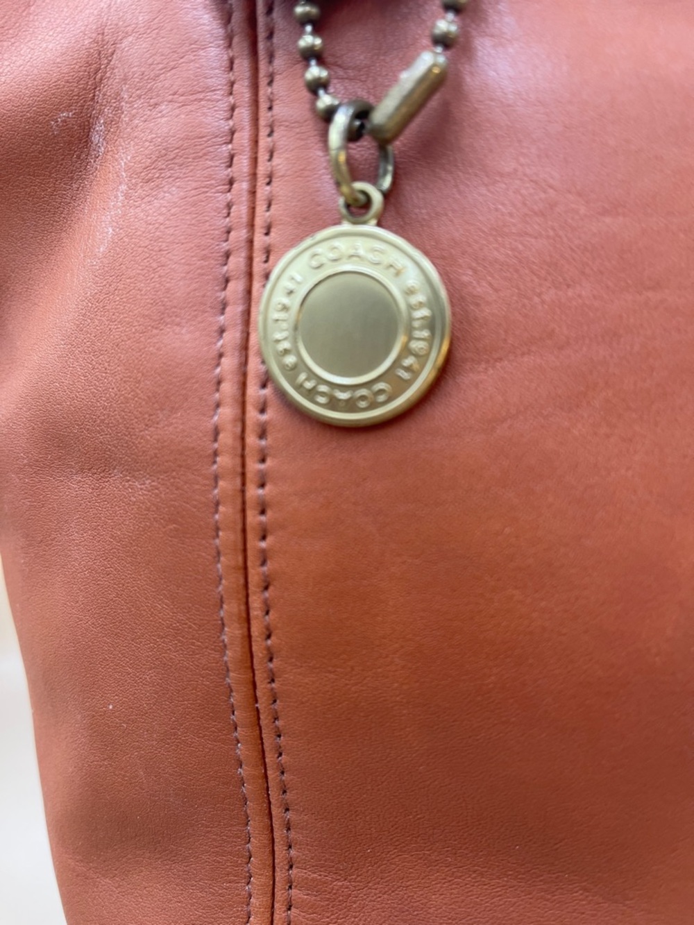 Vintage Coach Leather Tote Bag in Warm Tan Classic Style Small Tote - Picture 2 of 9